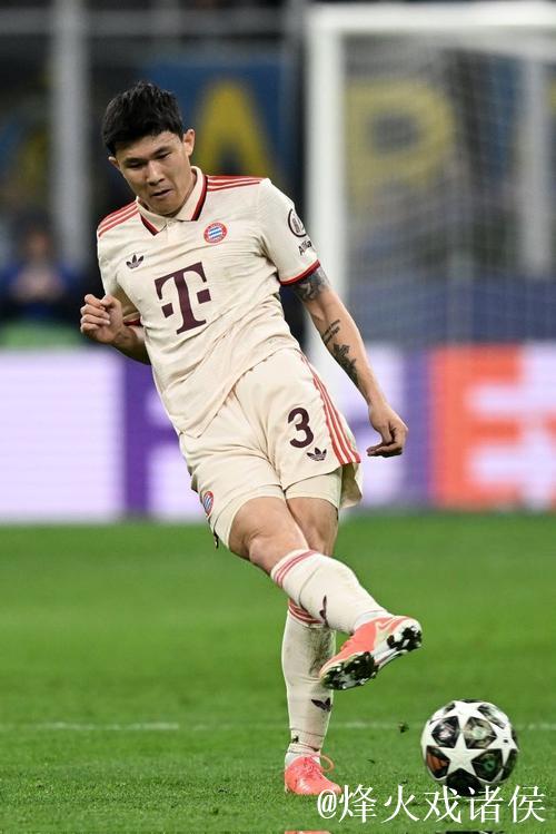 拜仁客场挑战斯图加特：雅克松与金玟哉领衔首发